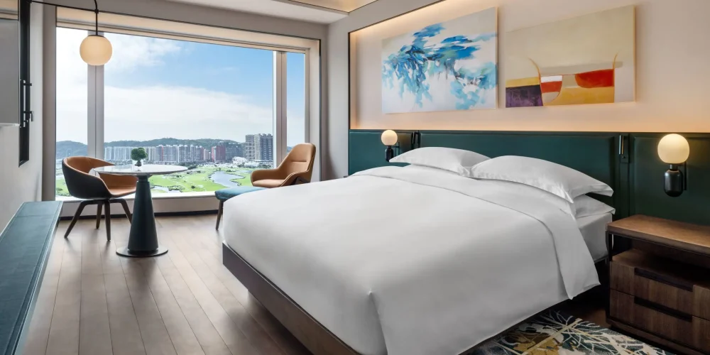 MACAZ-P0018-One-King-Bed-Layout.16x9