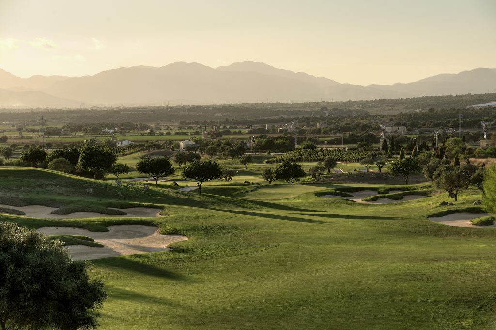 son-gual-golf-mallorca-course1-hole01-high-res