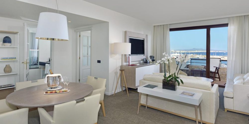 190fGranMeliaVictoria-Red Level Grand Suite